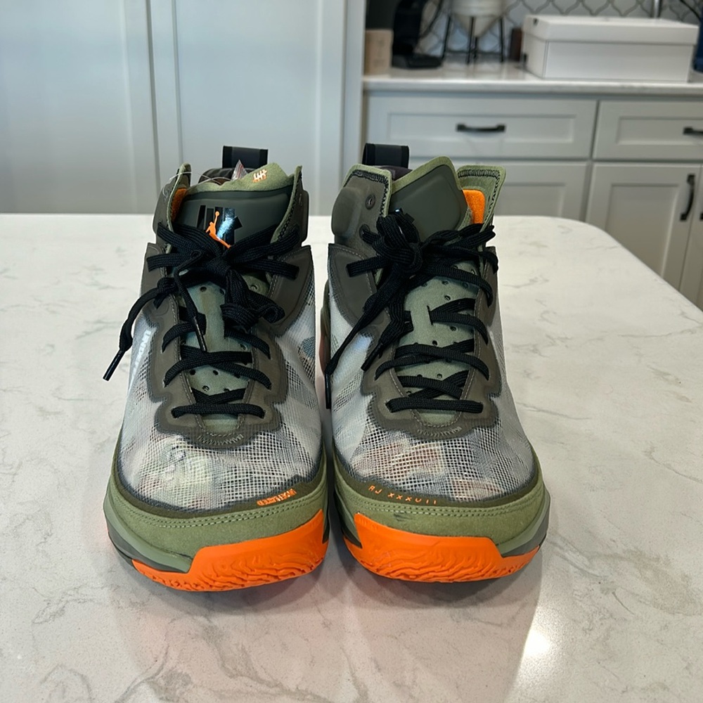 Air Jordan XXXVII SP NEW